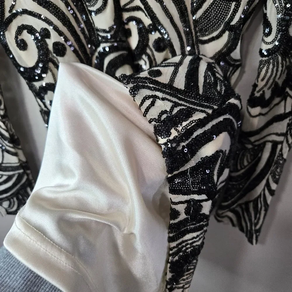 AKIRA cream black